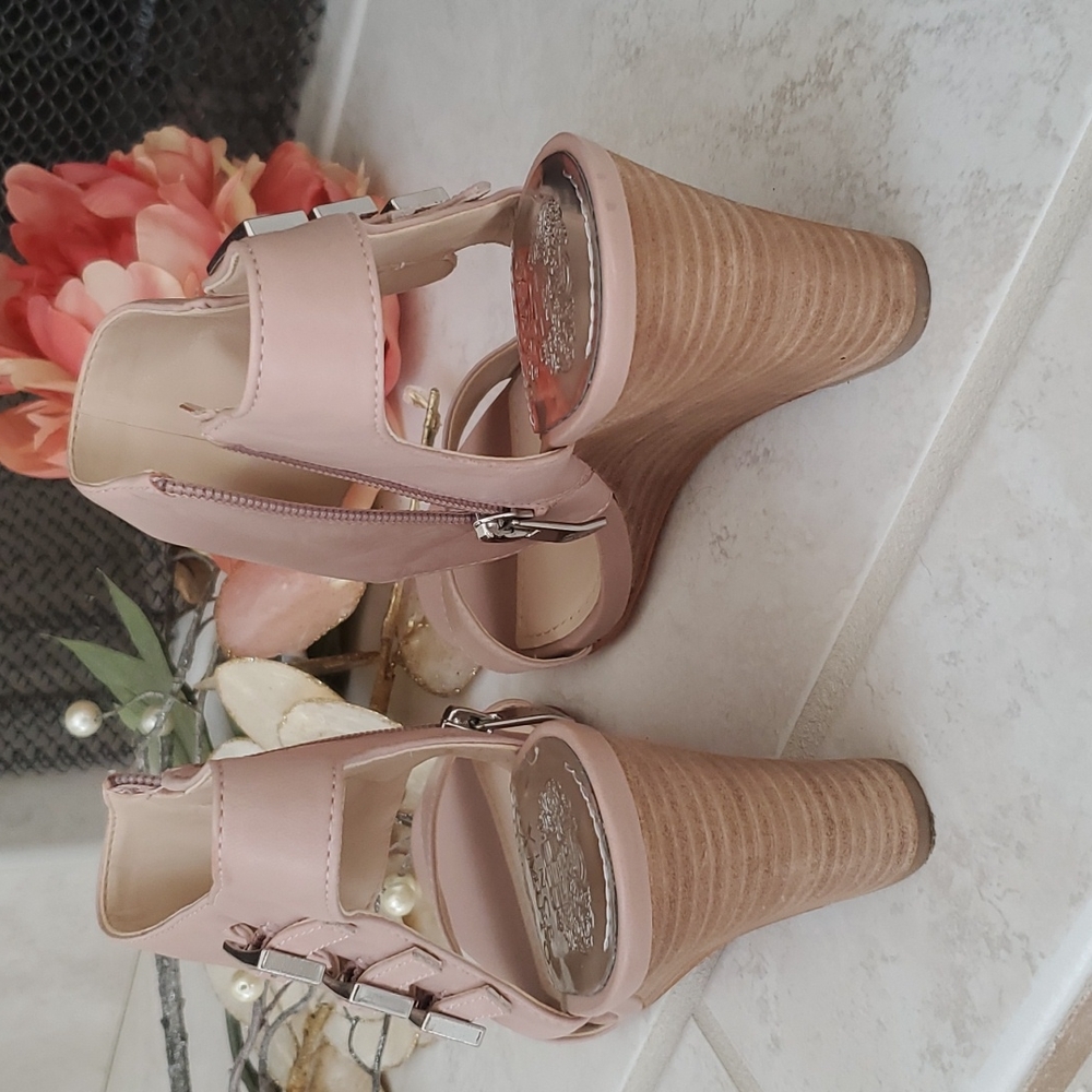💋 VINCE CAMUTO Blush Wedge Buckle Sandals 💋 - Picture 12 of 14